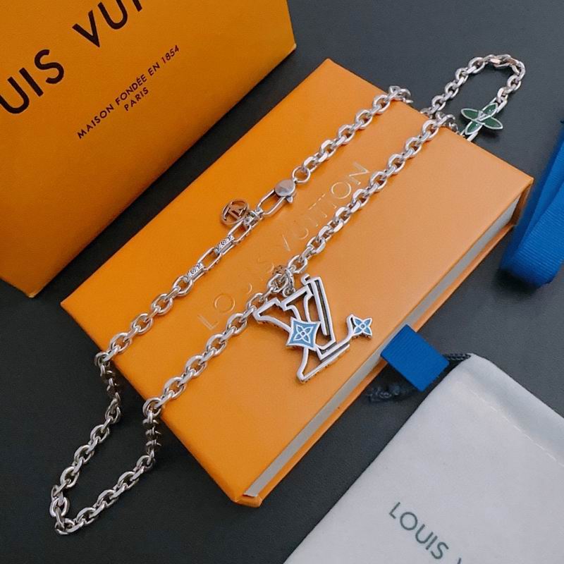LV Necklace 03lyr440